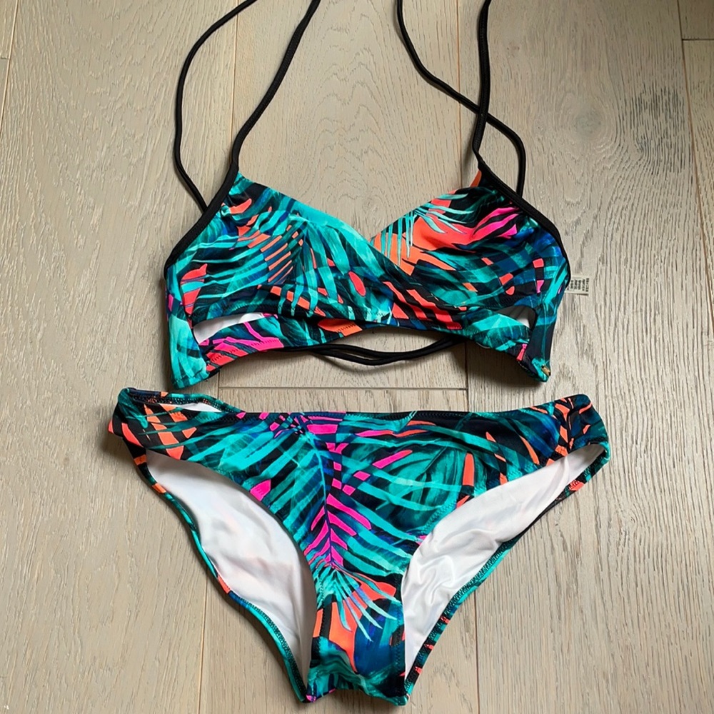 Victoria’s Secret bikini set